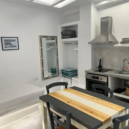 Ione Apartment Naxos City